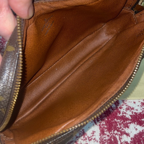 Louis Vuitton Pochette Marly Bandouliere - Picture 12 of 15